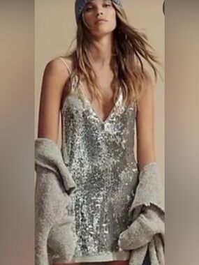 ✨ Jen's Pirate Booty Silver Sequined Mini Dress✨ $298